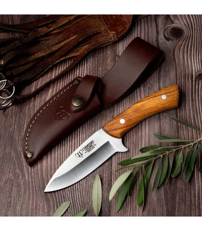 Olive handle skinning knife (21.5 cm.) ⚔️