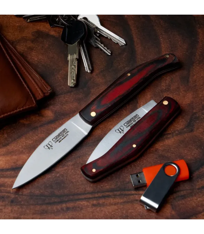Navaja Cudeman manico in staminio rosso, lama di 9 cm. ⚔️
