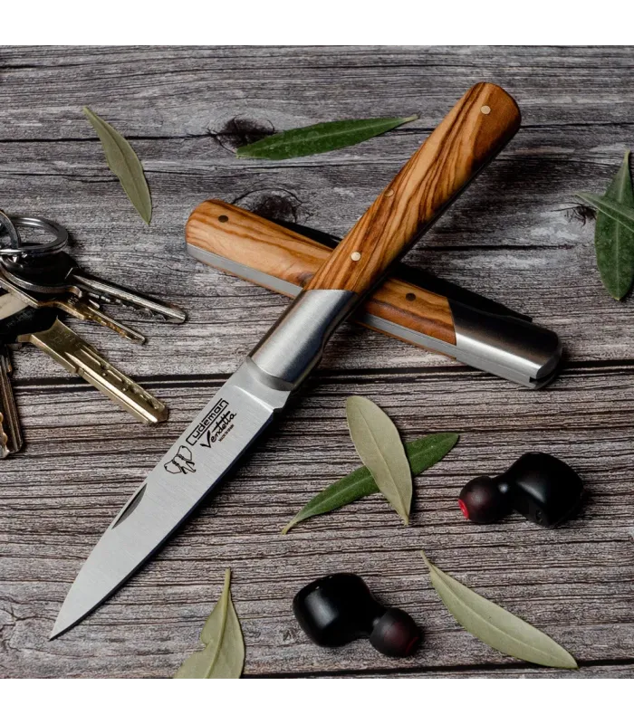 Venetian zakmes met olijfhouten handvat, lemmet 9 cm. ⚔️