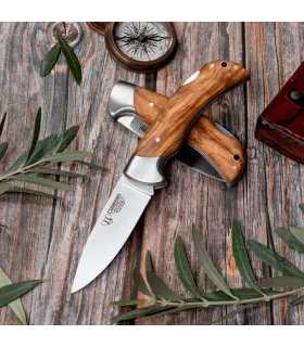 Jagtkniv med oliventræshåndtag, blad 9,5 cm. ⚔️
