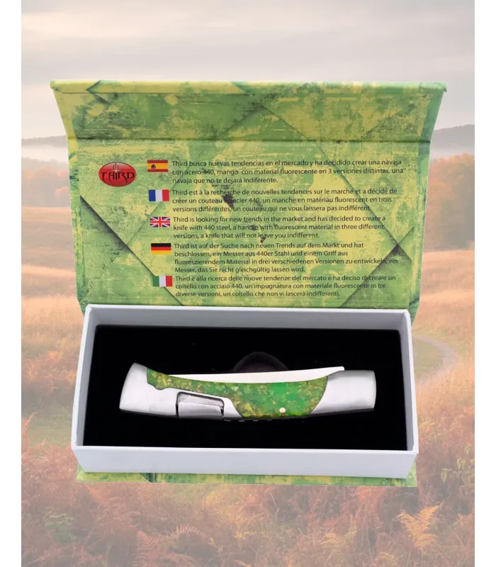Coltello Third in acciaio 440 con manico in acrilico verde fluorescente ⚔️
